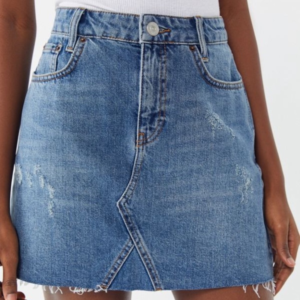 BDG frayed denim skirt!!! ❤️ NWOT - Picture 2 of 4